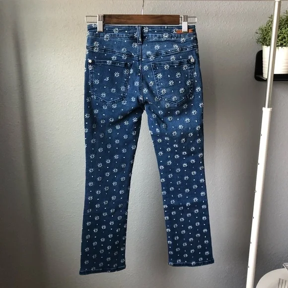 {ANTHRO} Pilcro bootcut embroidered jeans - Picture 7 of 9